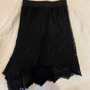 Torrid size 4 black embroidered shorts